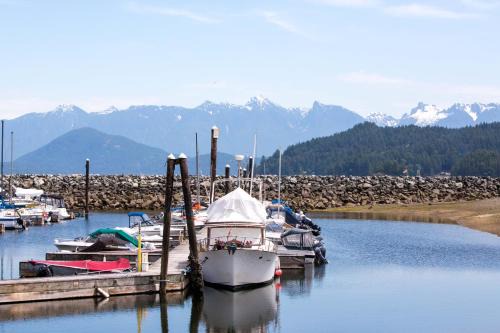 Gibsons Apartment | Gibsons Harbour Retreat