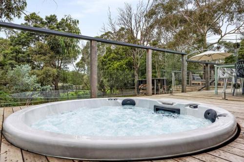 Somers House | Gigglewiggy - Beach house wrapped in nature