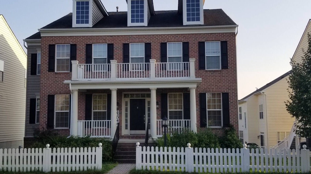 Clarksburg House | Gigi's-luxurious 1800-SF 2 Bedrooms, 2 Baths, Beautiful, Sunny & spacious Apt