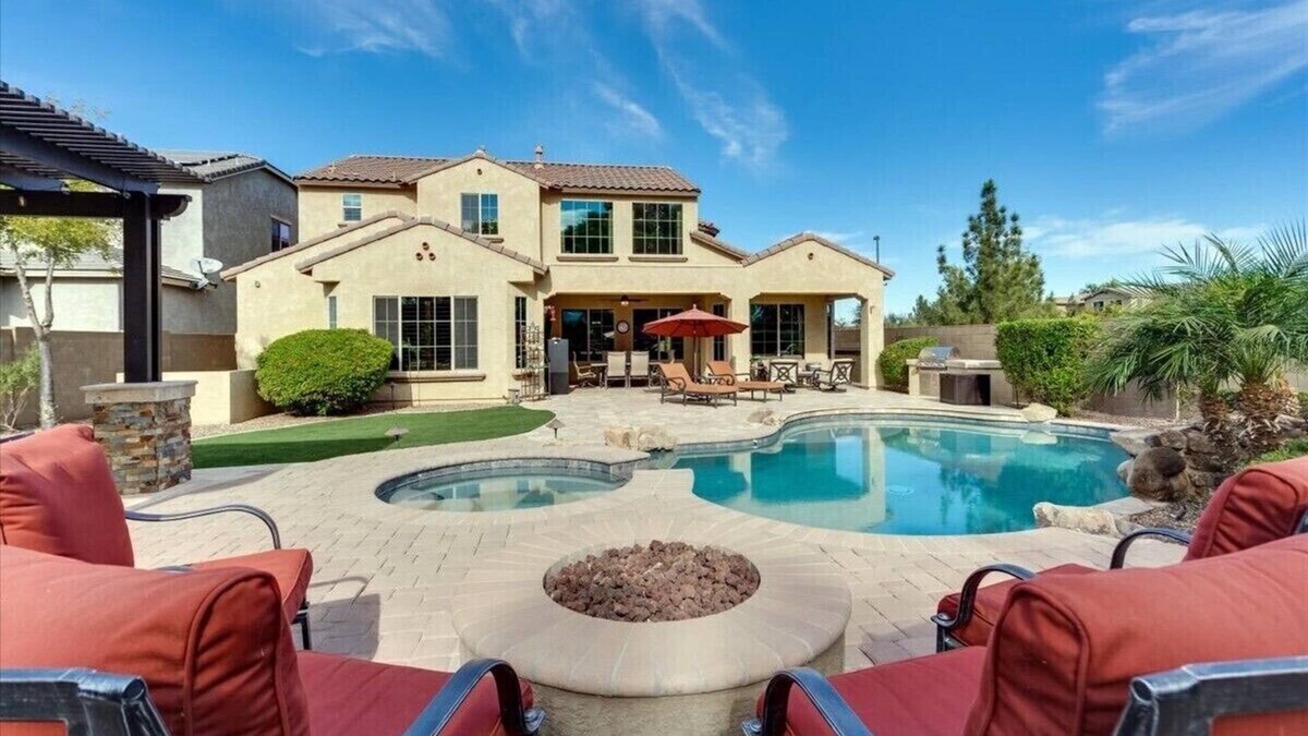 Gilbert House | Gilbert Oasis