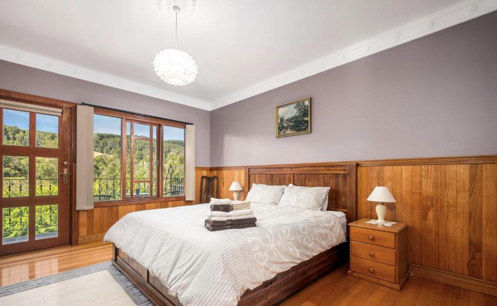 Gilderoy House | Gilderoy Valley Views- Farm house