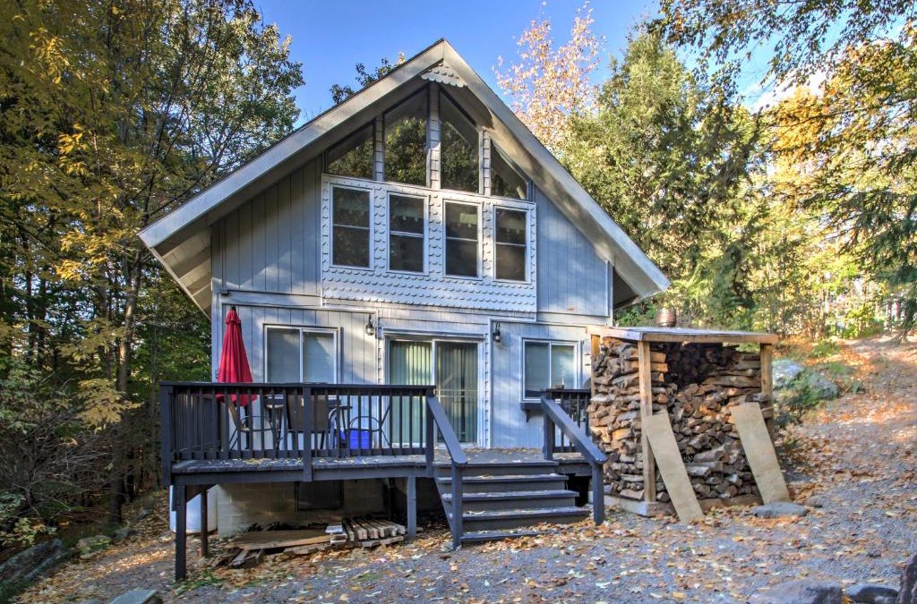 Gilford House | Gilford Cabin - 2 Mi to Gunstock Mountain Resort!