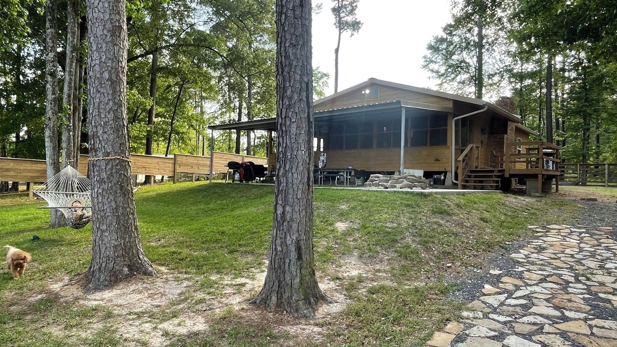Negreet Cabin | Gilligan’s Waterfront Retreat – Peaceful-Fish, Grill & Relax!
