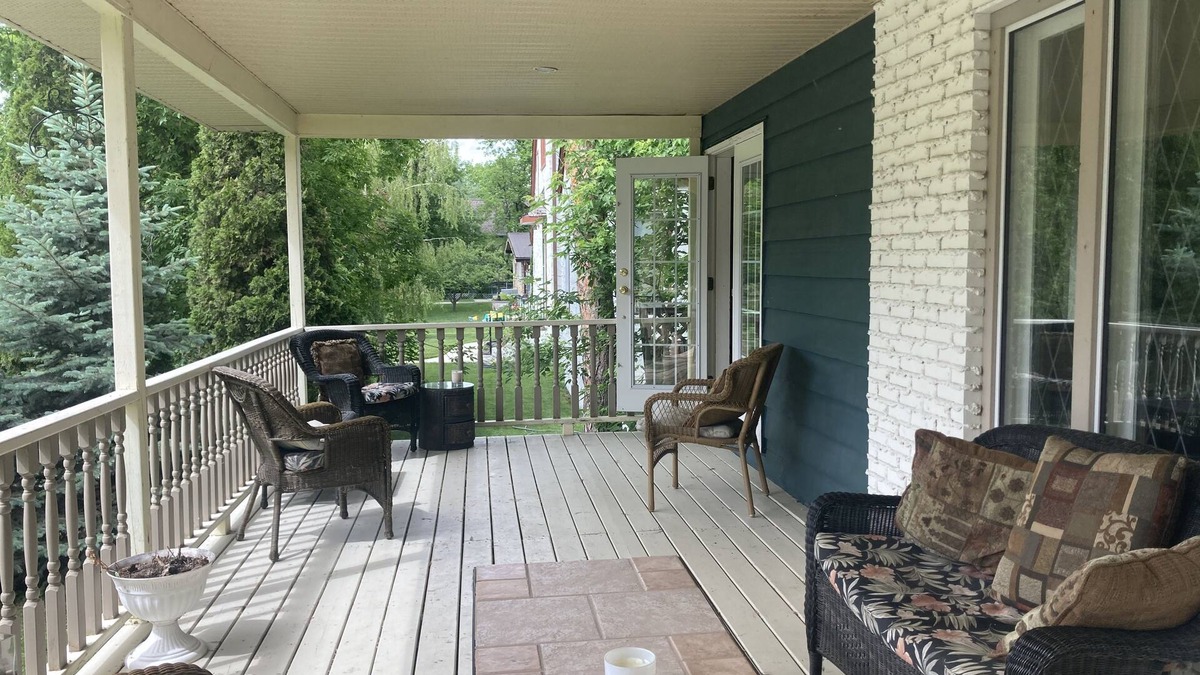 Gimli House | Gimli Family Vacation Getaway