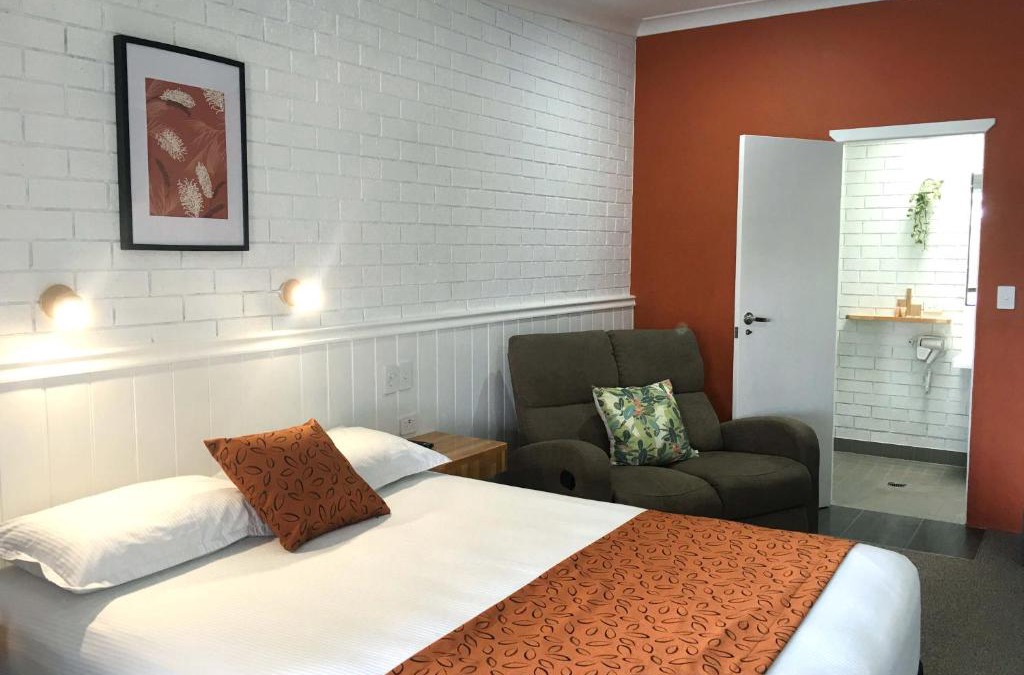 Gin Gin Hotel | Gin Gin Village Motor Inn Motel QLD