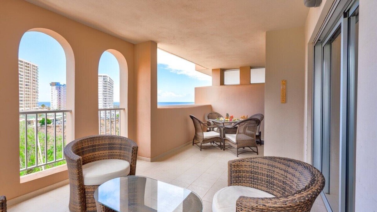Playa Paraiso Apartment | Gina's Sun Terrace Free Wifi