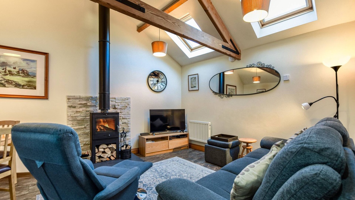 Seahouses House | Ginnel Cottage - Two Bedroom House, Sleeps 4