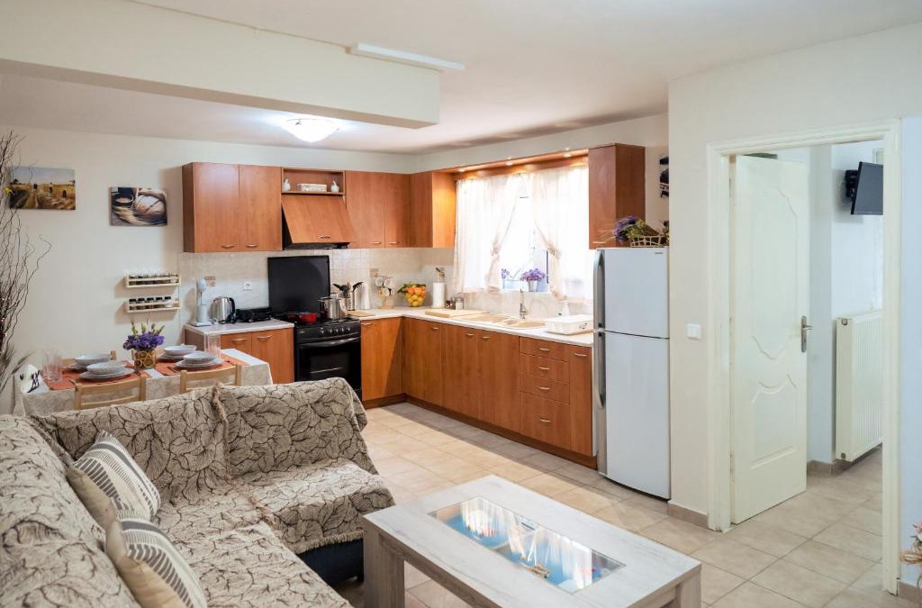Galatas Apartment | Giotas House