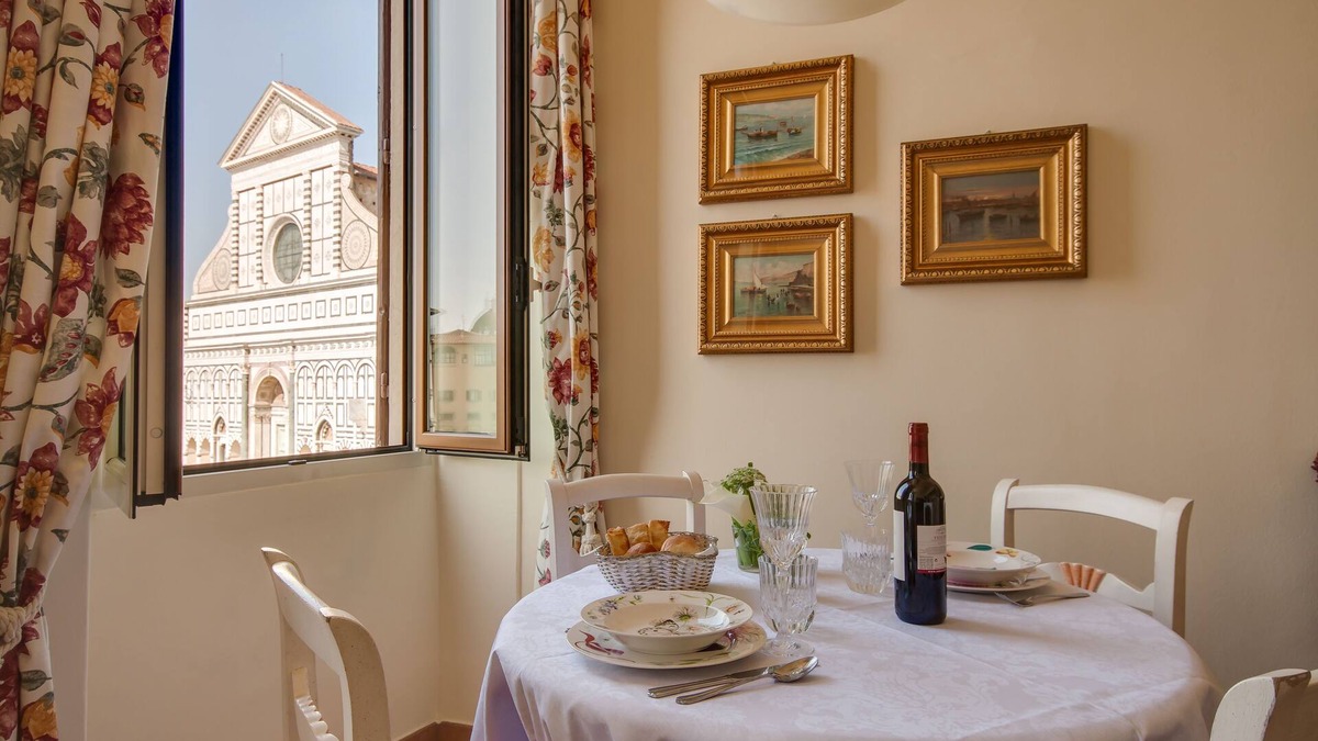 Santa Maria Novella Apartment | GIOTTO apartment in Santa Maria Novella square