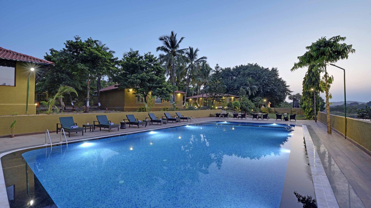 Junagadh Hotel | GIR LION SAFARI CAMP