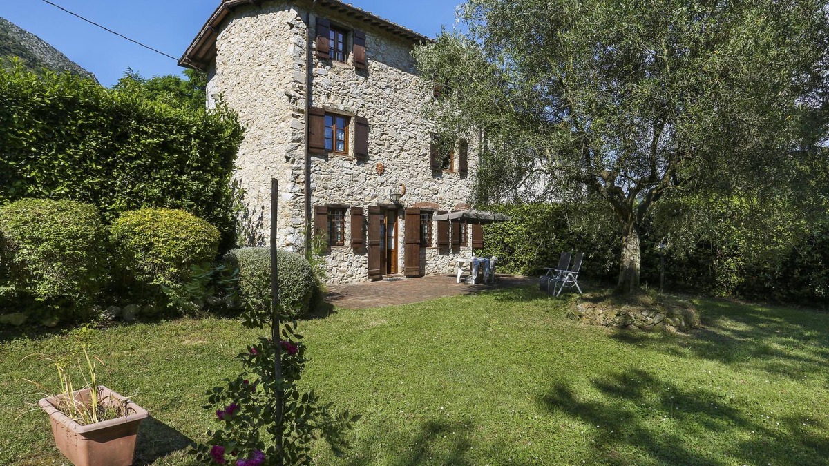 Santa Maria del Giudice House | Girasole by Interhome