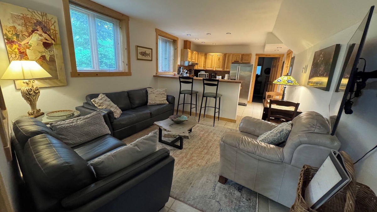 Alyeska Apartment | Girdwood Alaska rental near ski resort. Customers rave: so cute, clean and cozy!