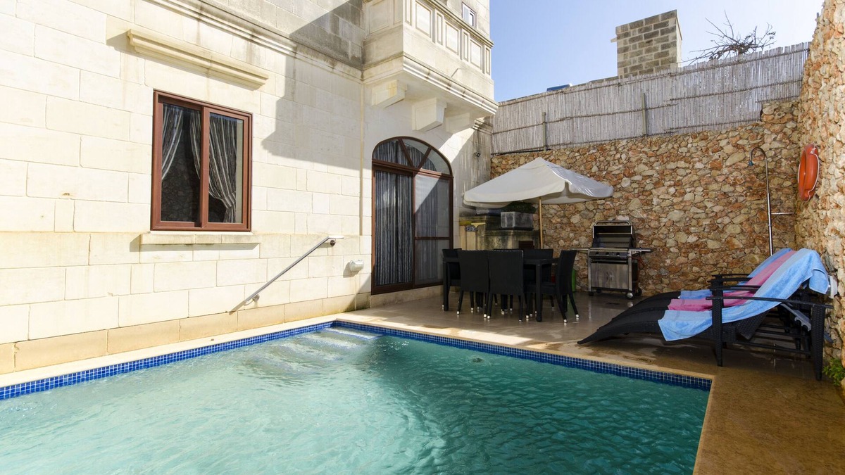 Xaghra House | Girgentina - Sleeps 6/7, with Private Pool