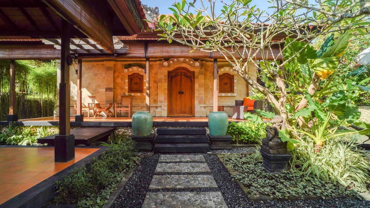 Mumbul Villa | Giri Bhagawan Villas Spa