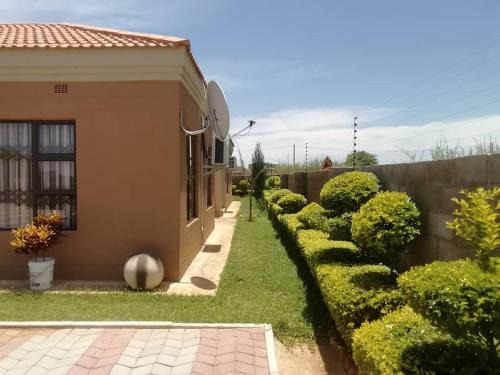 Kopong Bed & Breakfast | Girlie's bed and breakfast