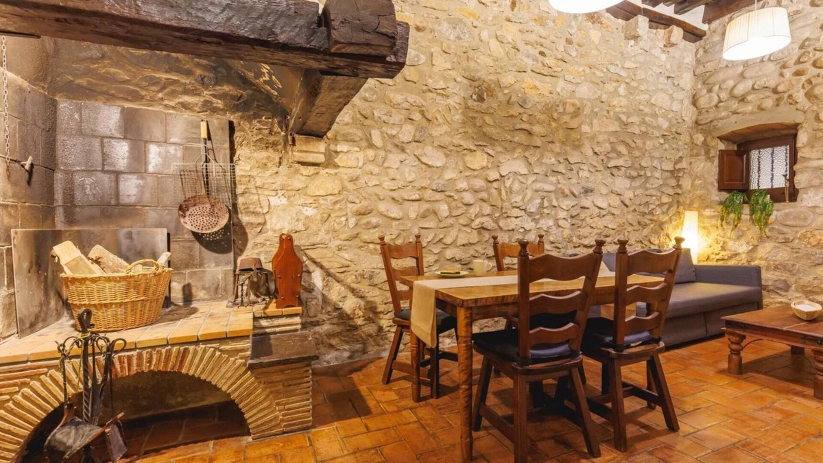 Barri Vell Apartment | Girona 1593 - Holiday Apartment Rental in Girona | Bravissimo