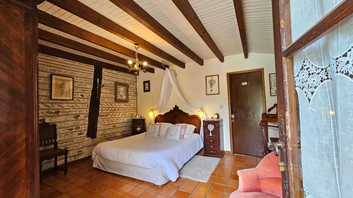 Sigalens Bed & Breakfast | Gironde" guest room, swimming pool and Nordic bath