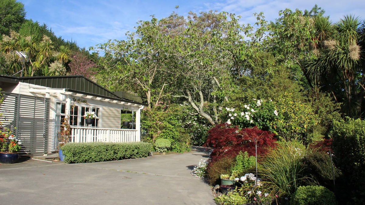 Gisborne House | Gisborne guest house/cottage with a rural setting