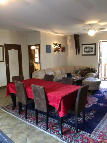 Saint-Setiers Apartment | Gite équestre, belle maison ancienne en pierre