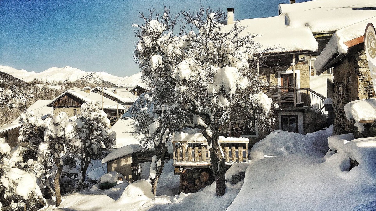Notre-Dame-du-Pre Ski Chalet | Gite 6 persons 75m2, Near Plagne Montalbert