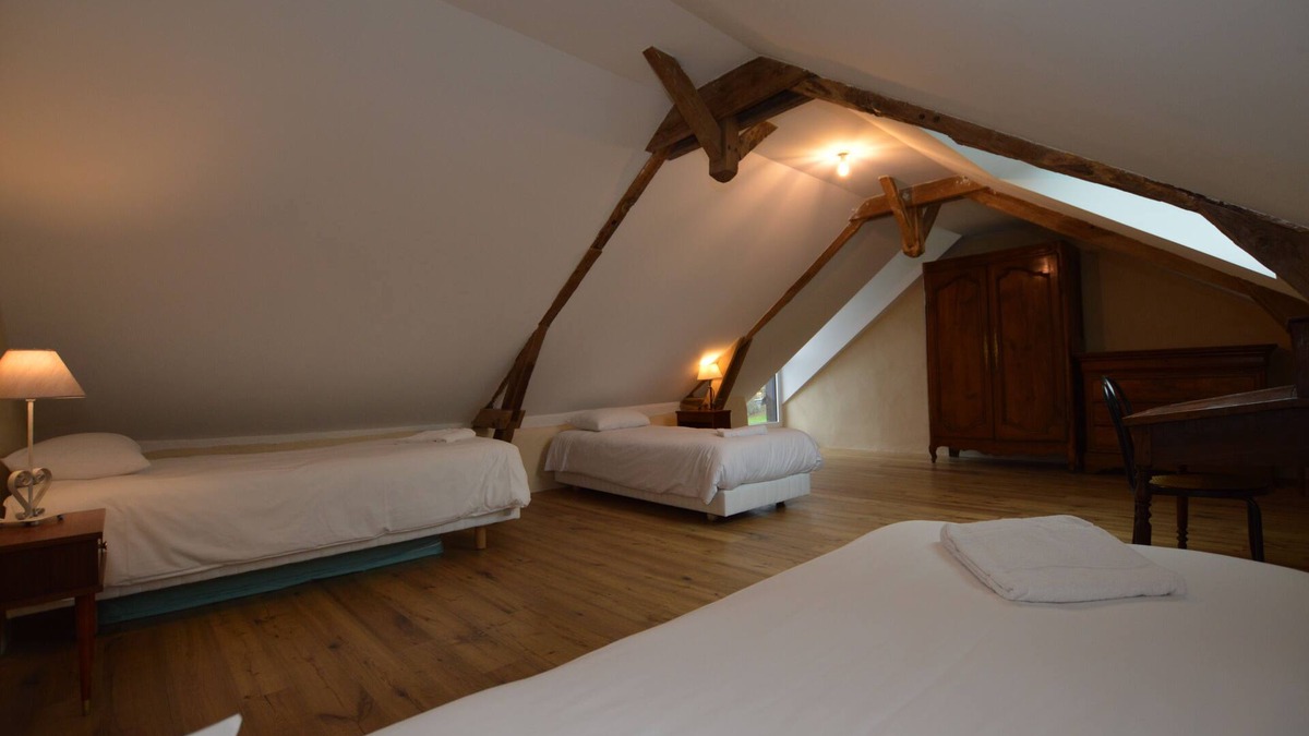 Servon-sur-Vilaine House | Gite 8 Pers. 4 ch 3 SDE Dans un Ancien Corps de Ferme Écorénové, Près Rennes