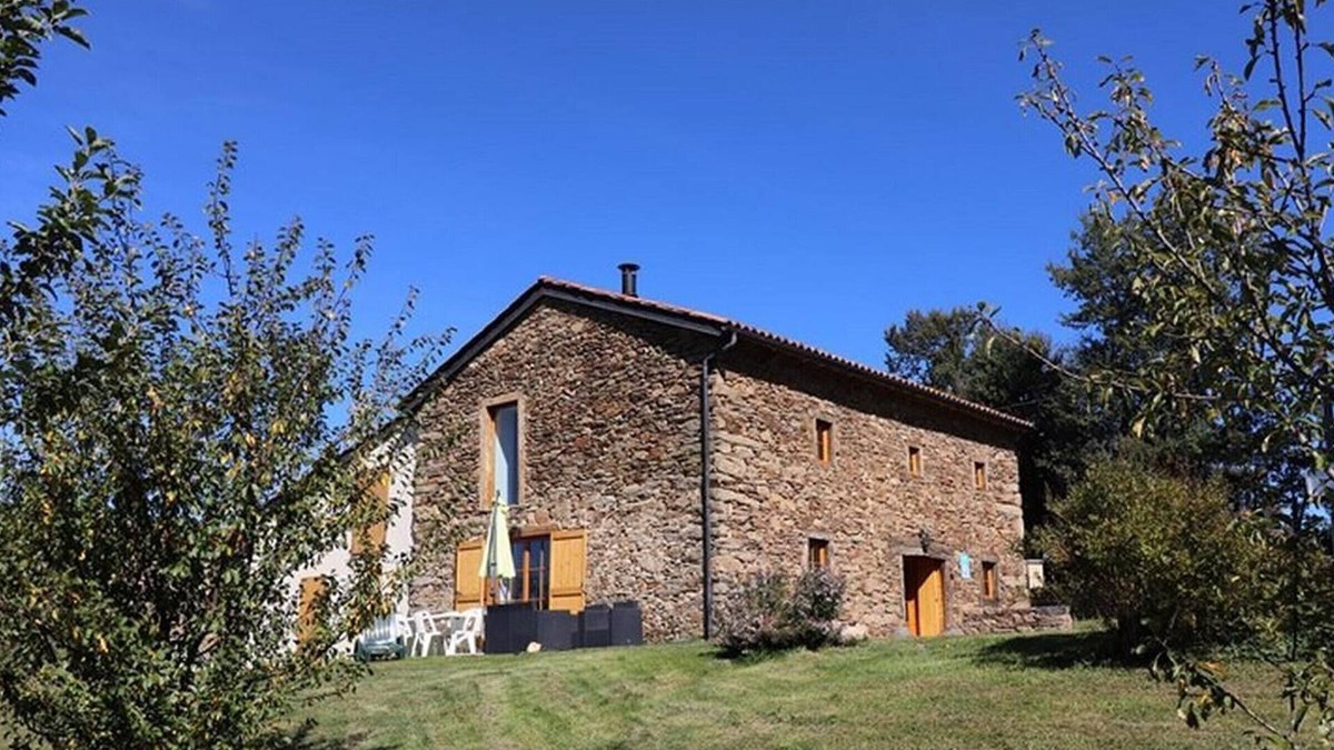 Anglards-de-Saint-Flour Cottage | Gite Anglards-de-Saint-Flour, 4 bedrooms, 6 persons