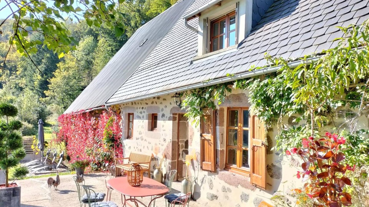 Anglards-de-Salers Cottage | Gite Anglards-de-Salers, 2 bedrooms, 4 persons