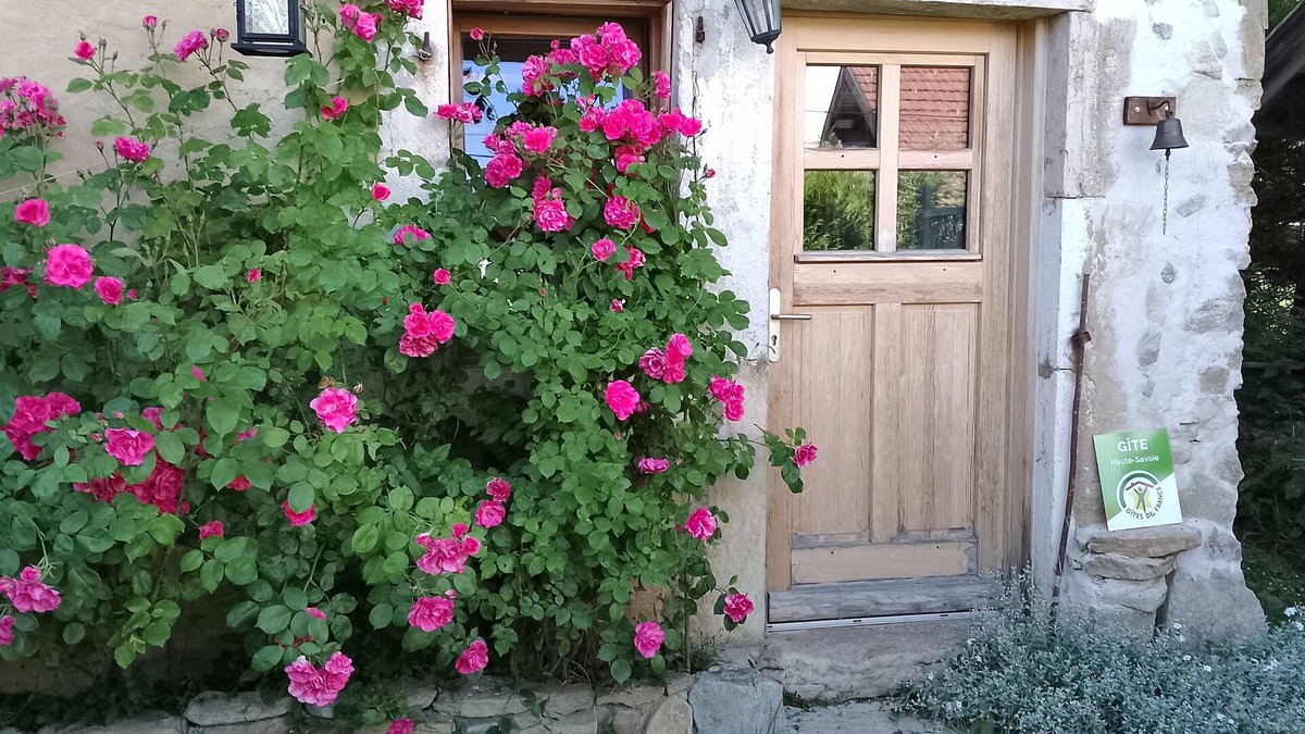 La Croisette Cottage | Gite at Col de La croisette between Jura and Alps near Geneva