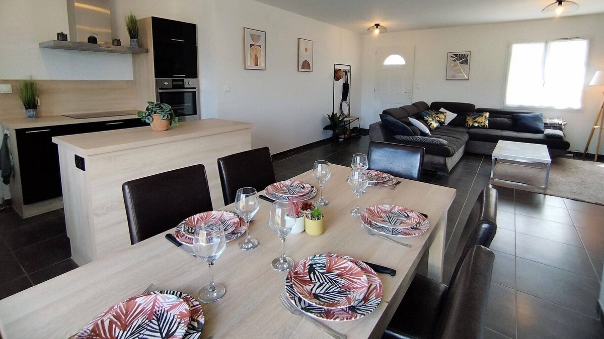 Bourges Cottage | Gite Bourges, 2 bedrooms, 6 persons