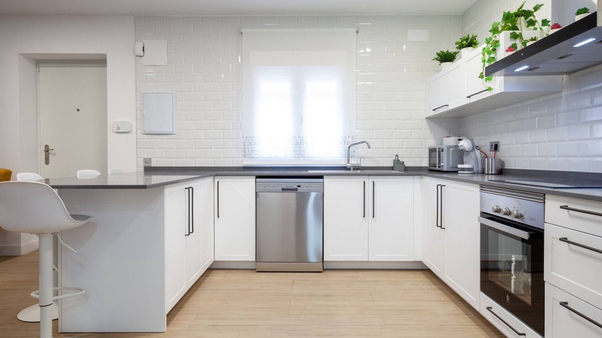 Bullas Cottage | Gite Bullas, 5 bedrooms, 10 persons