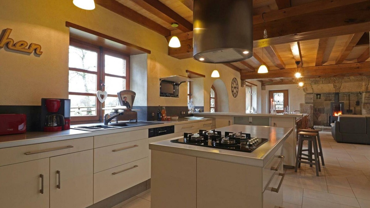 Ceauce Cottage | Gite Ceaucé, 5 bedrooms, 15 persons