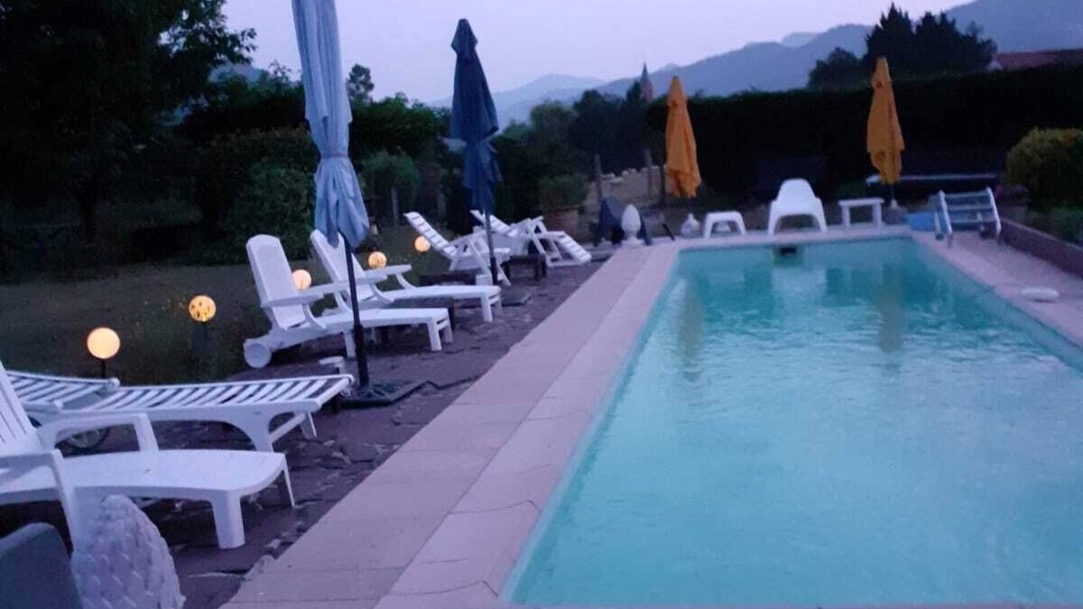 Osses Cottage | Gîte, Charm and calm for this independent gite ideal for hikers;