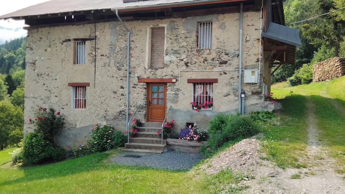 Montgilbert House | GITE "CHEZ COMBET
