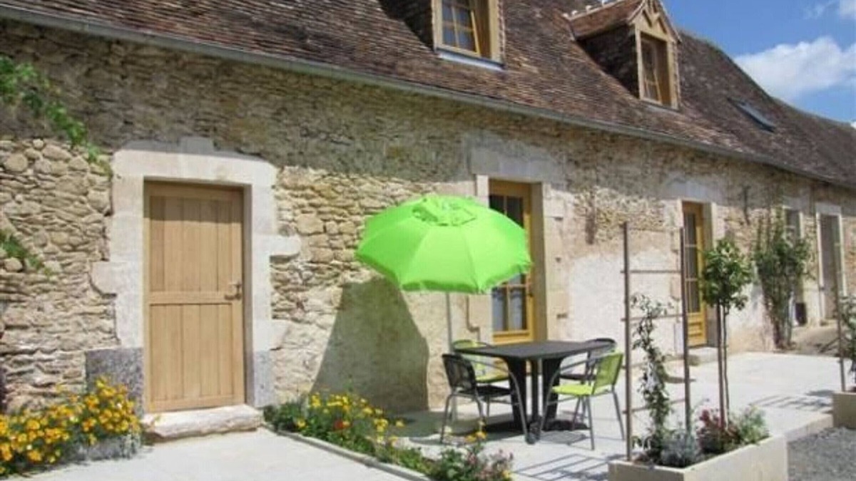 Crannes-en-Champagne Cottage | Gite Crannes-en-Champagne, 2 bedrooms, 5 persons