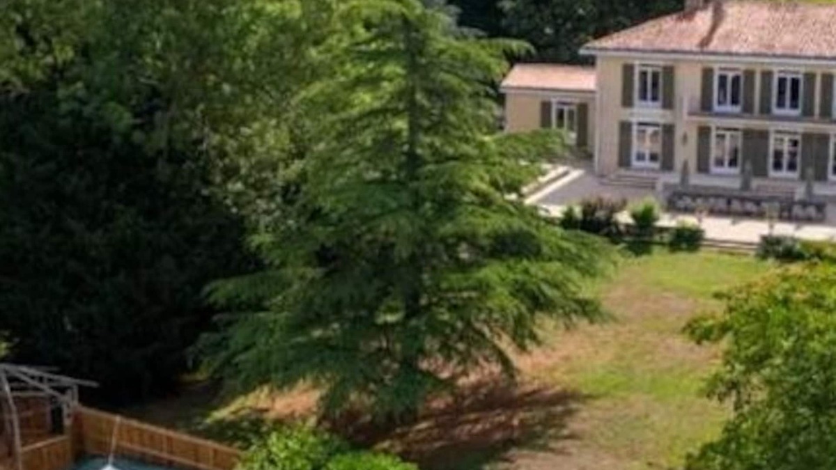 Sainte-Hermine House | Gite D'exception en Vendée Jusqu'à 25 Personnes