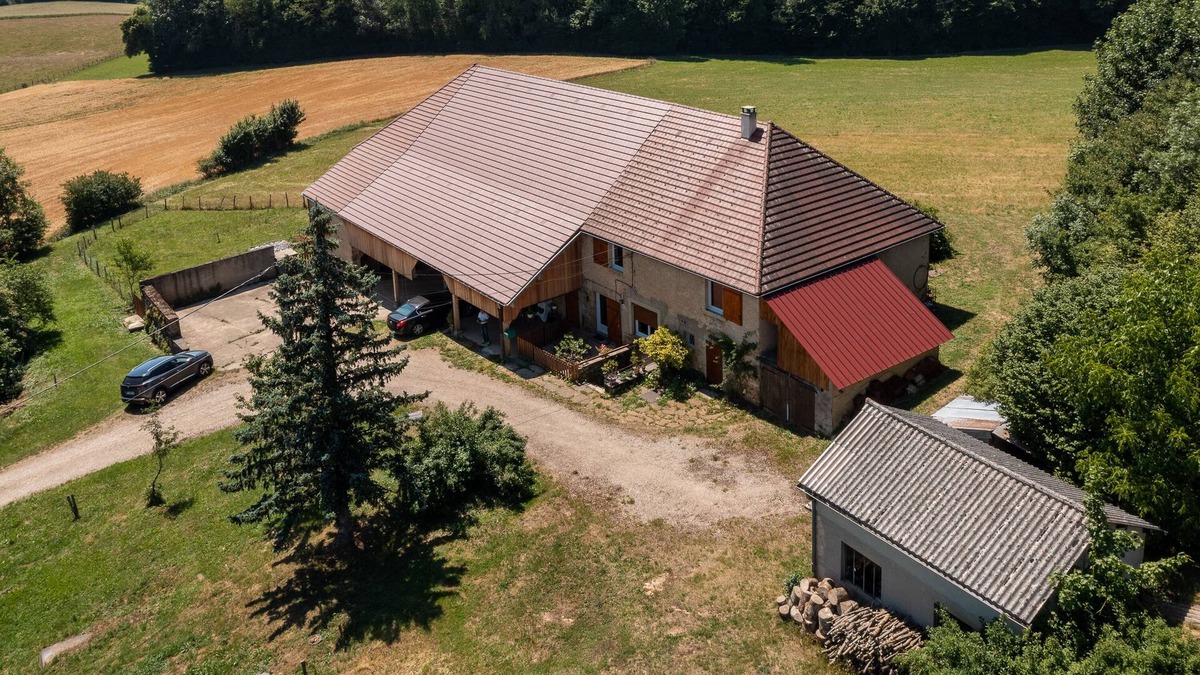 Frontenay House | Gite de campagne jura pour 10 personnes
