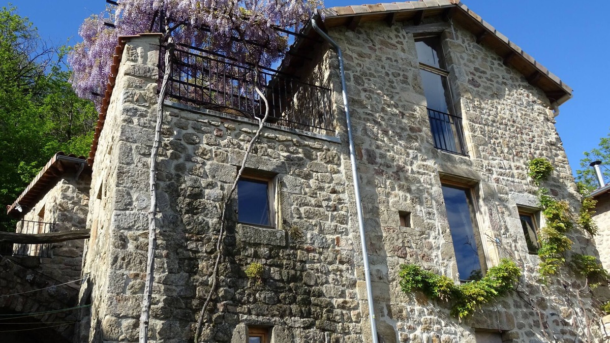 Gluiras House | Gite de Chapelèche les Glycines Pour 8 à 10 Personnes