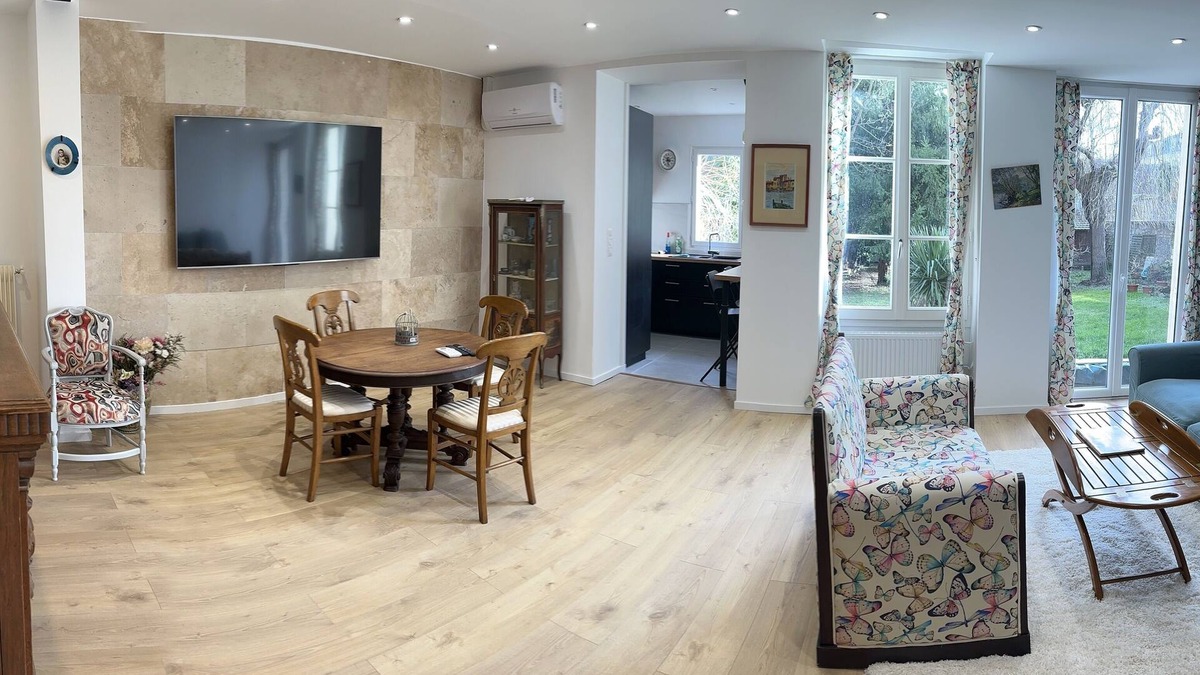 Poissy Apartment | Gite de Charme, Meublé, 2 pas Rer, 16 min de Paris