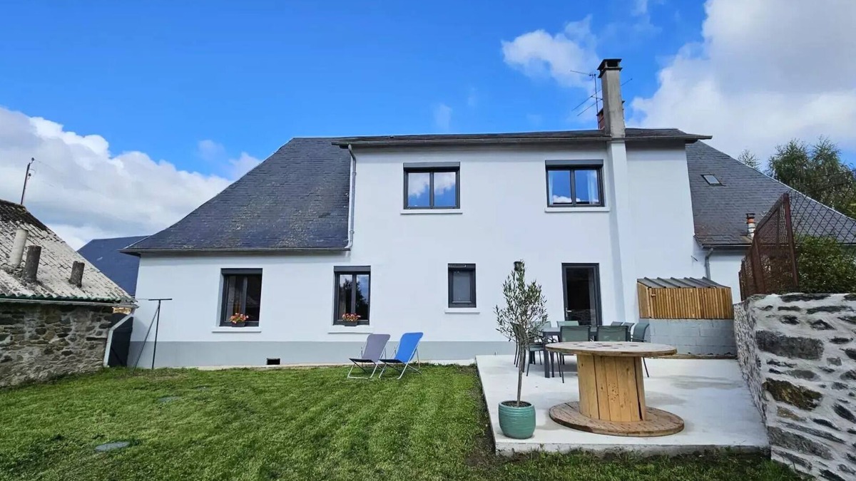 Salon-la-Tour Villa | Gite de France 6 Personen