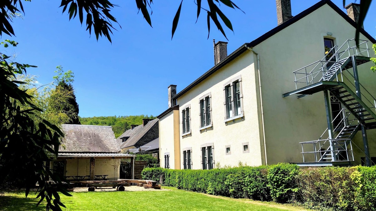 Alle House | Gite de Groupe de la Semois (35pp)