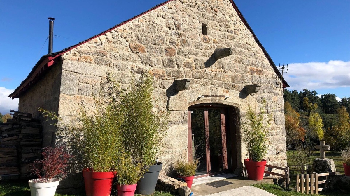 Peyre-en-Aubrac House | Gite de Groupe Lozère Aubrac