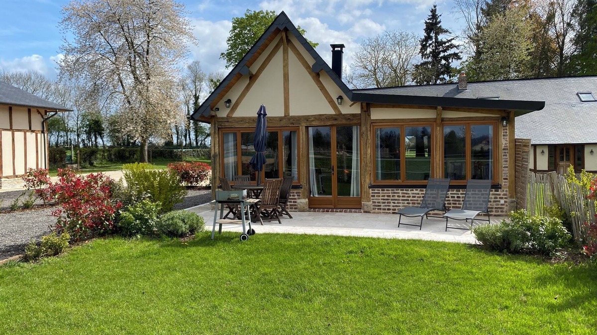 Saint-Saens House | Gîte de l'Epinay "Cerise" Quiet location with swimming pool, 5min from center and shops.