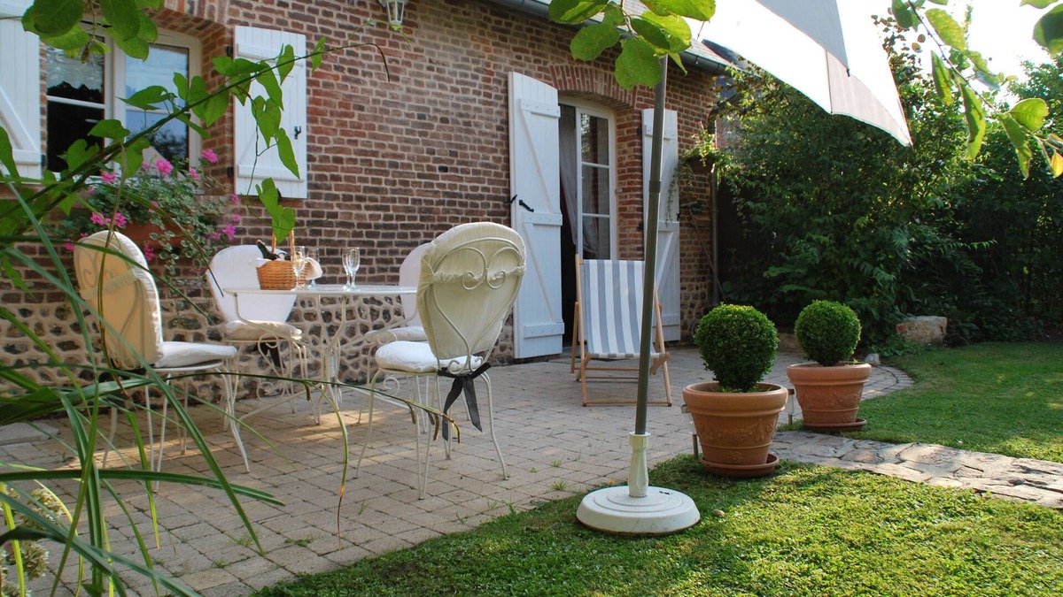 Cleres Cottage | GITE DE LA CLERETTE, cozy little nest, pretty tourist village, shops, SNCF
