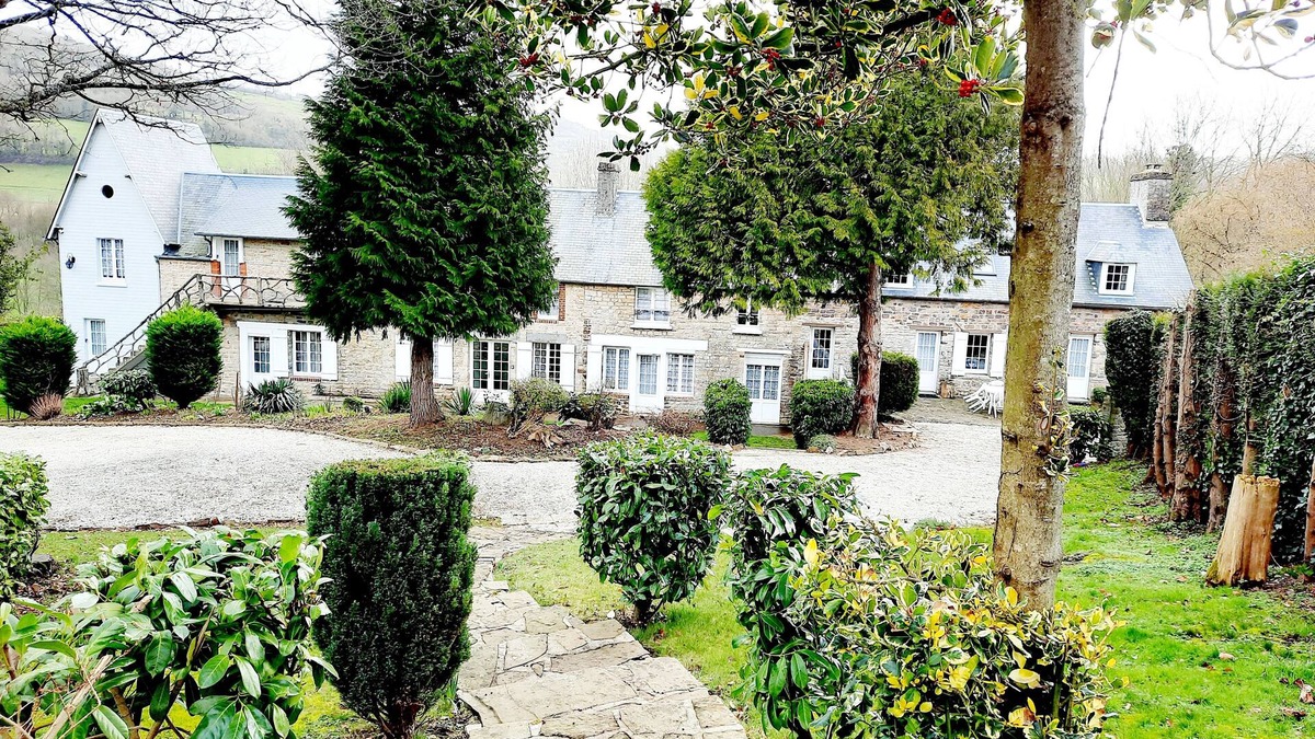 Clecy House | Gite de la petite suisse "VIOLETTE"