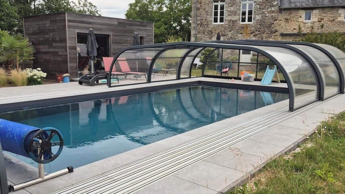 Broons Apartment | Gite de la Planchette with heated swimming pool