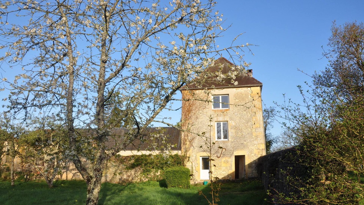 Nolay Cottage | Gite de la Tour de Prunevaux