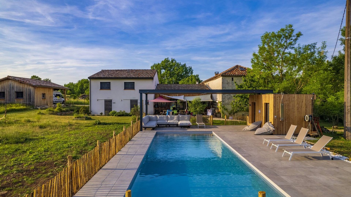 Lalbenque House | Gite de Poudally in the countryside