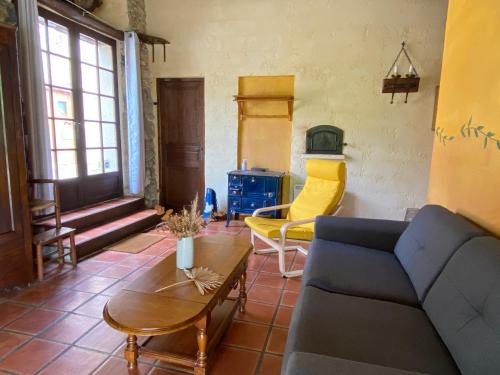 Benaix House | Gite de Serrelongue