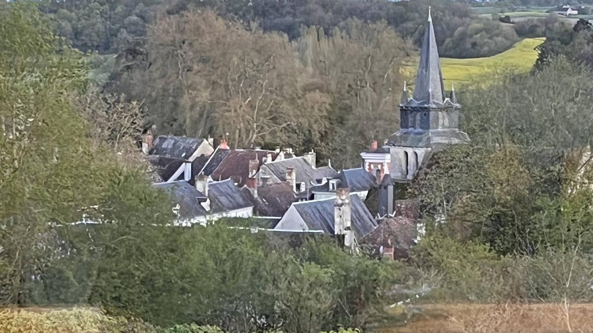 Le Grand-Pressigny Bed & Breakfast | Gite de Village 12 Pers Avec Piscine