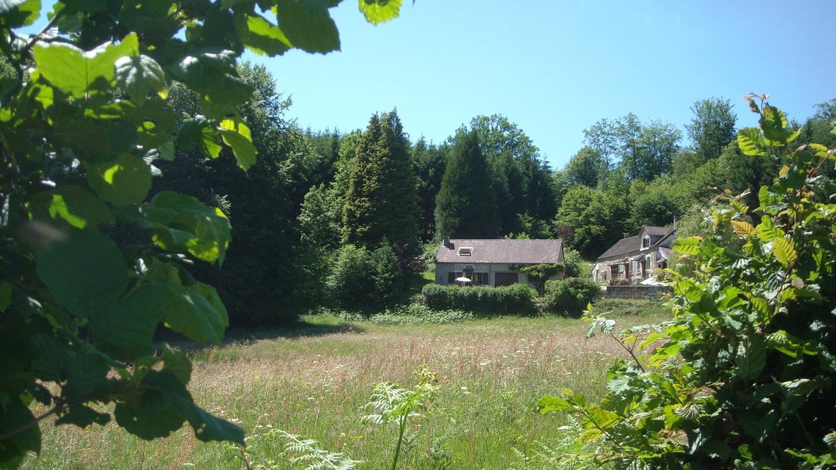 Dun-les-Places Cottage | gîte des croisettes, in the Morvan regional park